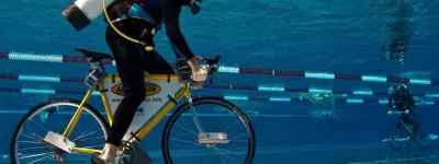 laws-underwater-cyclist-1024x768